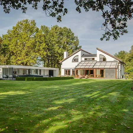 Alury Bed & Breakfast 4*