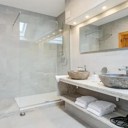 Alury Bed & Breakfast 4*