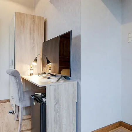 Bed & Breakfast Alury 4*